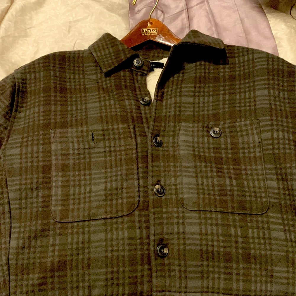 An extra small Vince jacket. Even though it’s an small it’s more like a medium.